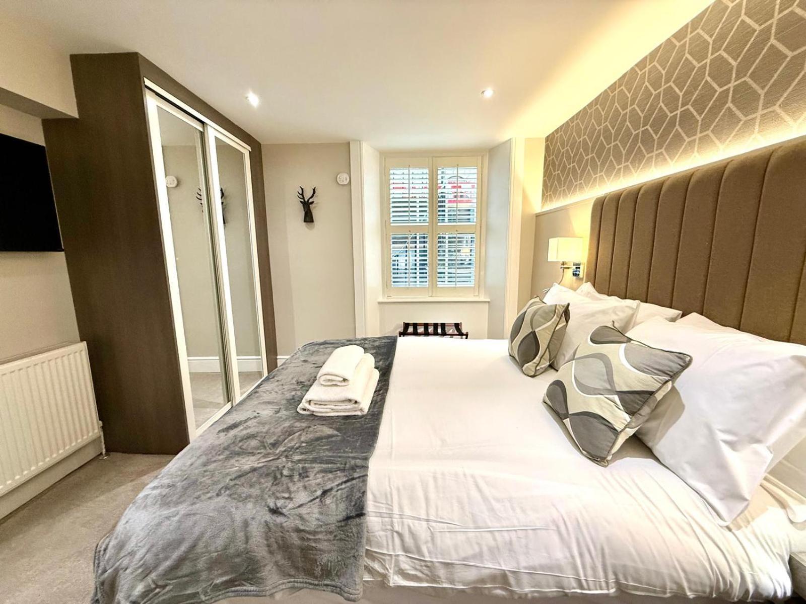 Ultra Modern, Stylish Apartment Next To Princes St — Photos 1